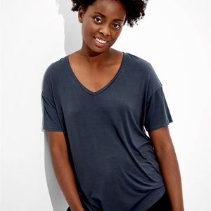 American Eagle XS Black V neck soft & sexy tee